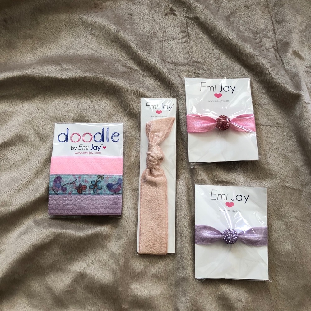 NWT Emijay accessory bundle